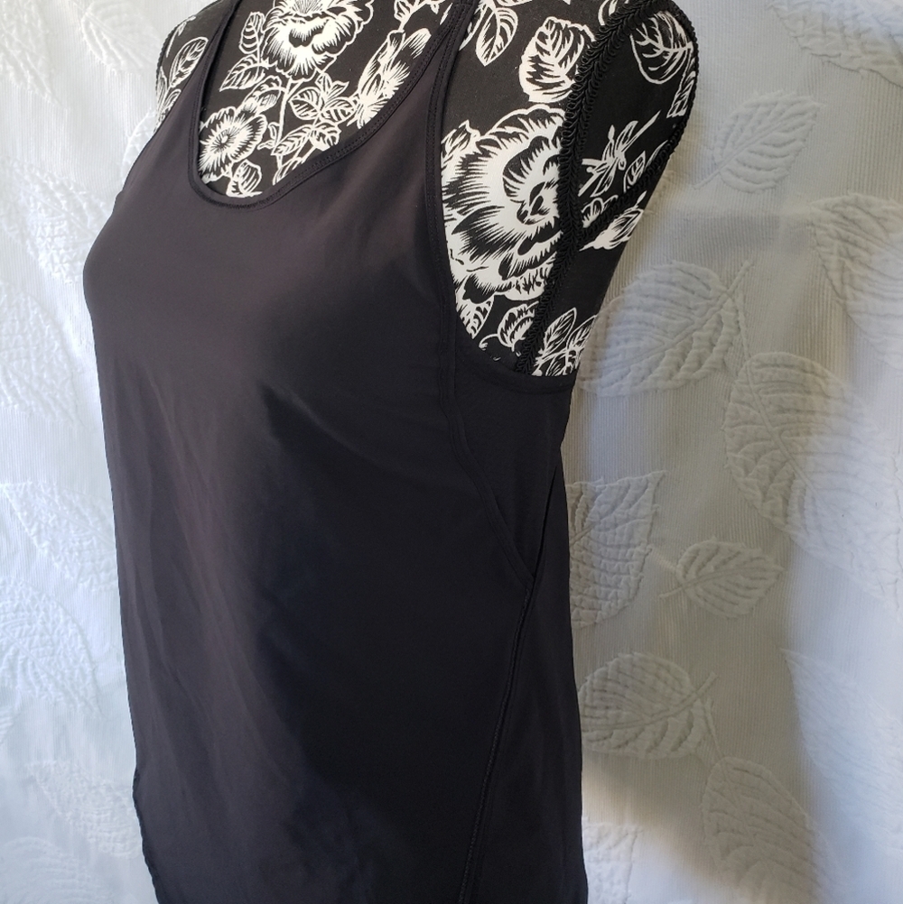 Lululemon Black Race Back Loose Womens Tank - Picture 2 of 4